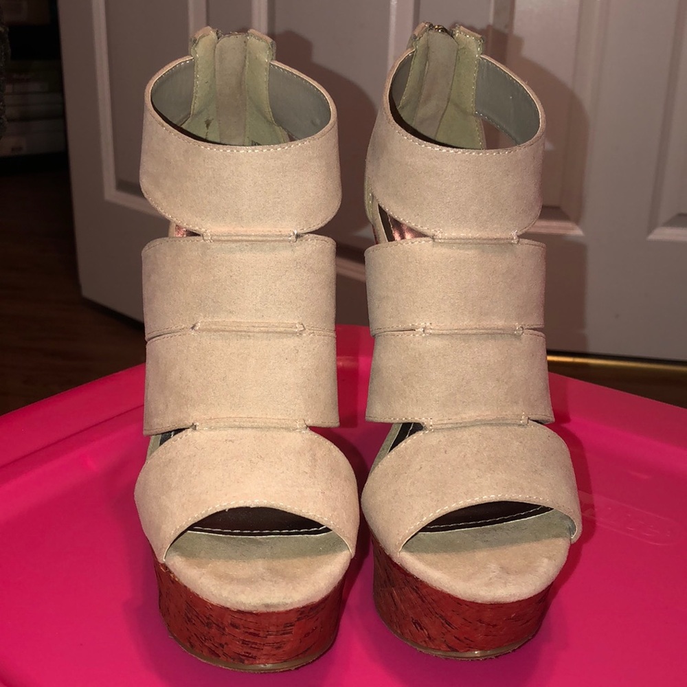 Nude Wedges - image 3